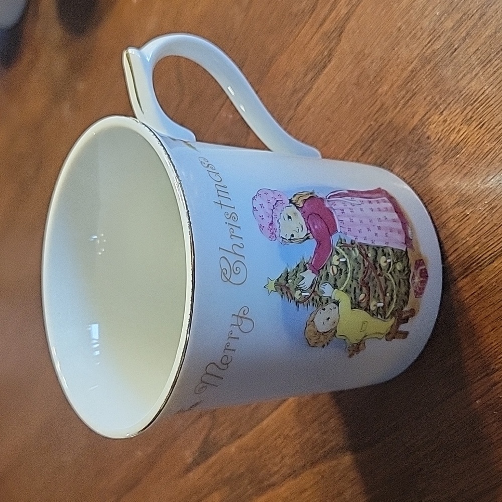 Christmas mug, decorating tree